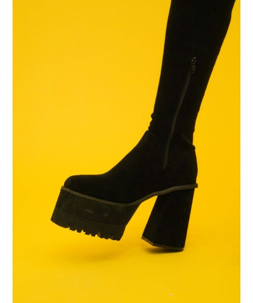 EMODA（エモダ）の「タンクボリュームフィットブーツ（ブーツ・レディース・グレー/ブラック・SMALL/MEDIUM/LARGE）」の19枚目の写真