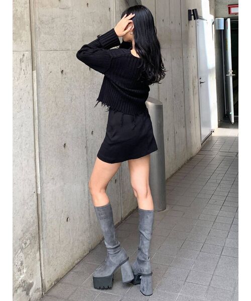 EMODA（エモダ）の「タンクボリュームフィットブーツ（ブーツ・レディース・グレー/ブラック・SMALL/MEDIUM/LARGE）」の8枚目の写真