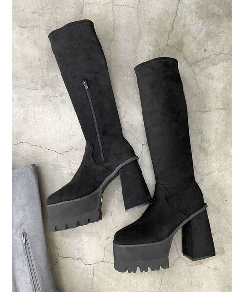 EMODA（エモダ）の「タンクボリュームフィットブーツ（ブーツ・レディース・グレー/ブラック・SMALL/MEDIUM/LARGE）」の17枚目の写真