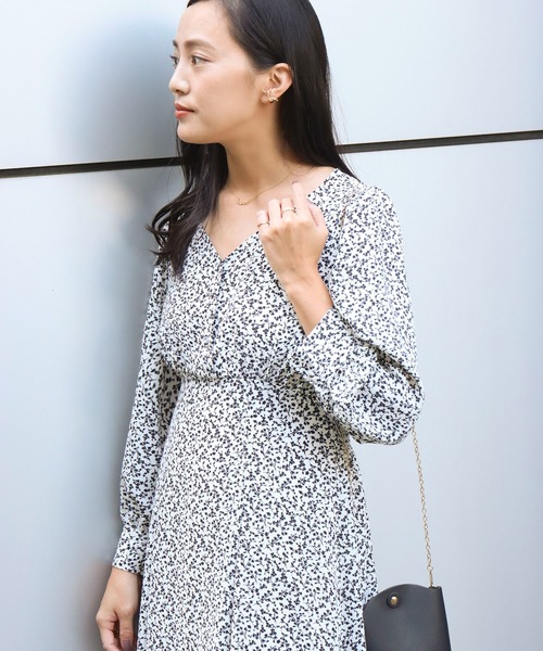 libelle more（リベル モア）の「小花柄エンパイアワンピース