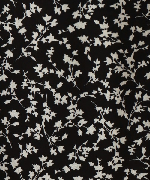 キナコ⭐️新品♥︎LIBERTY リバティ☘️花柄 ワンピース LL 黒系 リバティ 黒無地＆レース 仕立て パフスリーブ レースワンピース