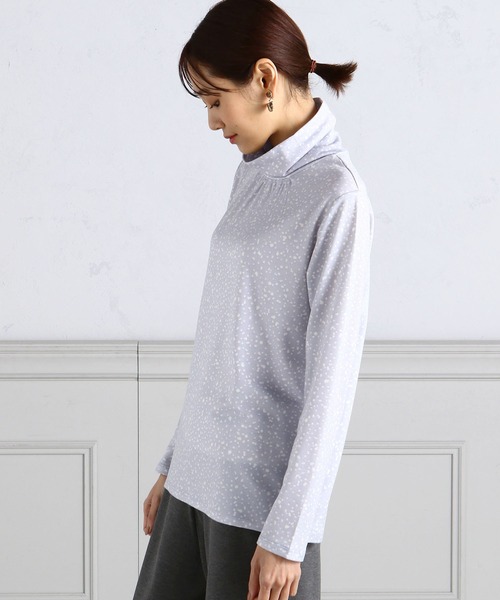A/C DESIGN BY ALPHA CUBIC(エーシーデザインバイアルファキュービック)の「裏起毛ドットプリントハイネックプルオーバー(Tシャツ/カットソー・レディース・ブラック/ベージュ/サックスブルー・M/L/LL)」の5枚目の写真