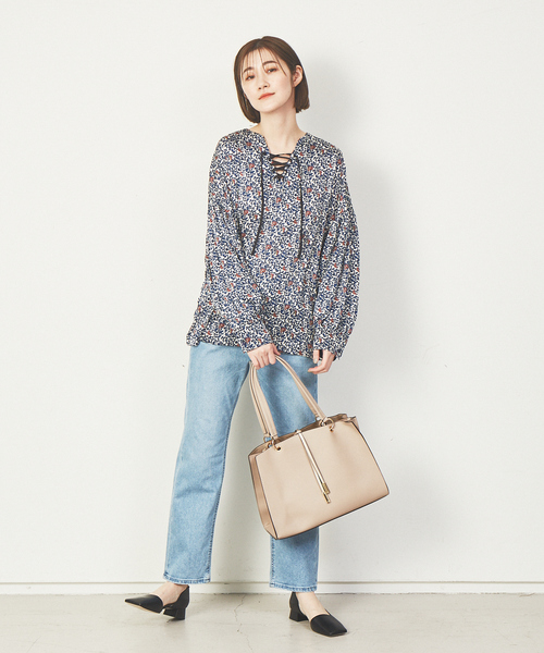 Abahouse Devinette(ドゥヴィネット)の「【HERALDO】A4サイズ対応/チャーム付きスクエアトートバッグ2(トートバッグ・レディース・アイボリー/ブラック/サックスブルー/グレイッシュベージュ・フリー)」の13枚目の写真