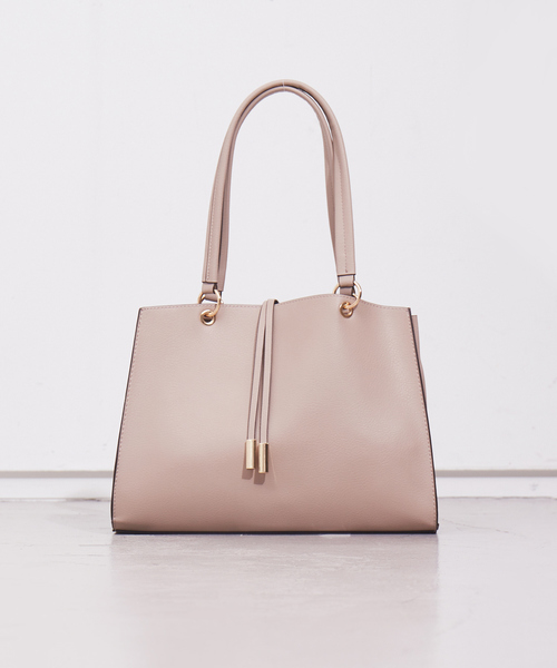 Abahouse Devinette(ドゥヴィネット)の「【HERALDO】A4サイズ対応/チャーム付きスクエアトートバッグ2(トートバッグ・レディース・アイボリー/ブラック/サックスブルー/グレイッシュベージュ・フリー)」の14枚目の写真