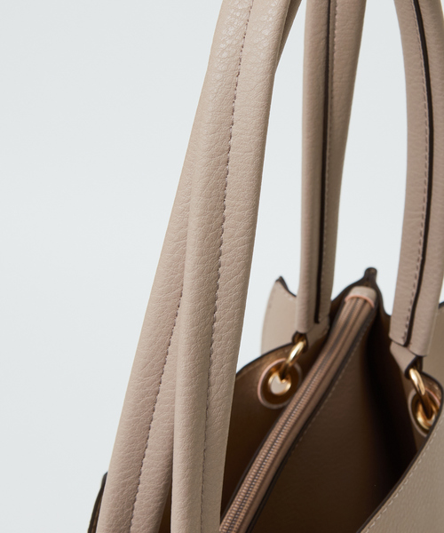 Abahouse Devinette(ドゥヴィネット)の「【HERALDO】A4サイズ対応/チャーム付きスクエアトートバッグ2(トートバッグ・レディース・アイボリー/ブラック/サックスブルー/グレイッシュベージュ・フリー)」の21枚目の写真