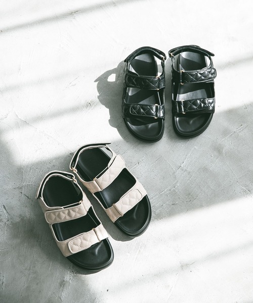 A part by(アパートバイ)の「キルティングフラットサンダル 273197(サンダル・レディース・ブラック/ベージュ・MEDIUM/LARGE)」の4枚目の写真