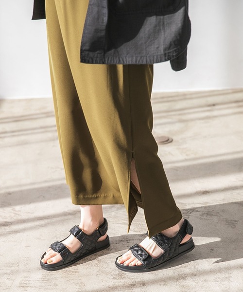 A part by(アパートバイ)の「キルティングフラットサンダル 273197(サンダル・レディース・ブラック/ベージュ・MEDIUM/LARGE)」の11枚目の写真