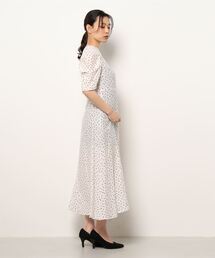 ELENDEEK（エレンディーク）の「タックスリーブフレアワンピース