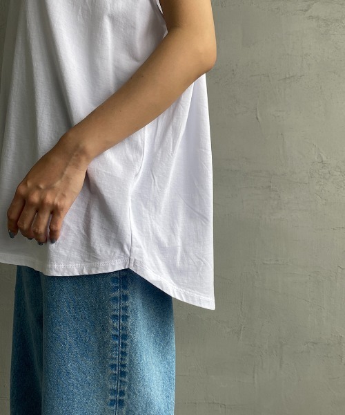 MICA&DEAL（マイカ＆ディール）の「[MICA&DEAL/マイカアンドディール] 別注 TRENTA ワイドシルエットロゴプリントTシャツ（Tシャツ/カットソー・レディース・ホワイト/ブラック/ブラウン・F）」の19枚目の写真