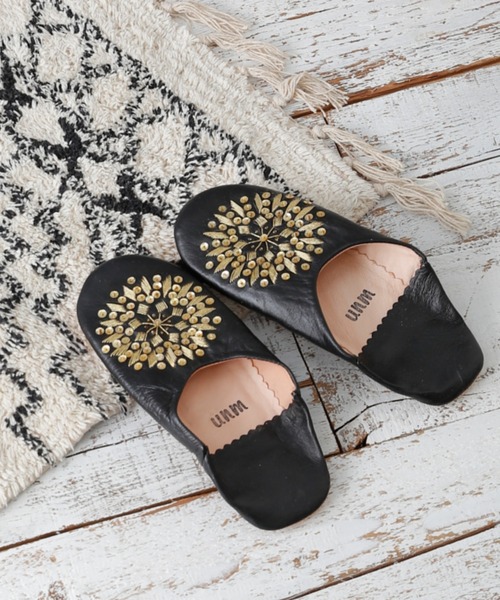 BIRTHDAY BAR（バースデイバー）の「＜育てるスリッパ＞ unm モロッカンスタイル バブーシュ ルームシューズ（ルームシューズ/スリッパ・レディース・ブラック/ベージュ/グリーン/パープル/ブラックミックス・フリー）」の2枚目の写真