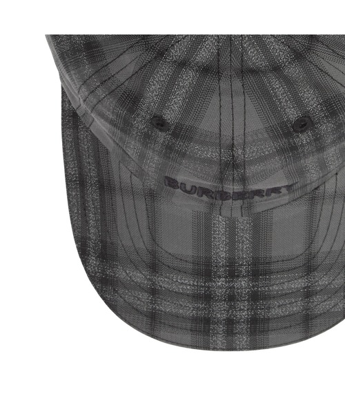 BURBERRY(バーバリー)の「リフレクティブ ベースボールキャップ(キャップ・メンズ・グレー・M/L)」の2枚目の写真