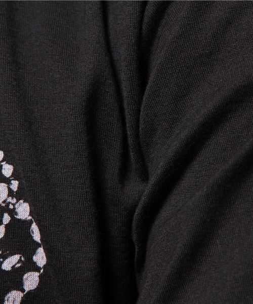 HYSTERIC GLAMOUR（ヒステリックグラマー）の「DAM/OPIUM pt VネックT-SH（Tシャツ/カットソー・メンズ・ホワイト/ブルー/ブラック・MEDIUM/SMALL/LARGE）」の9枚目の写真