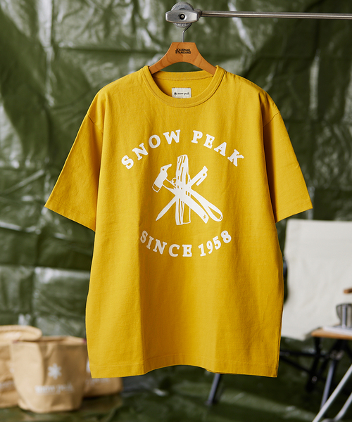 Snow Peak（スノーピーク）の「【Snow Peak/スノーピーク×JS】別注 リサイクルコットン ギア カレッジ T（Tシャツ/カットソー・メンズ・ネイビー/イエロー/キナリ・SMALL/MEDIUM/LARGE）」の3枚目の写真