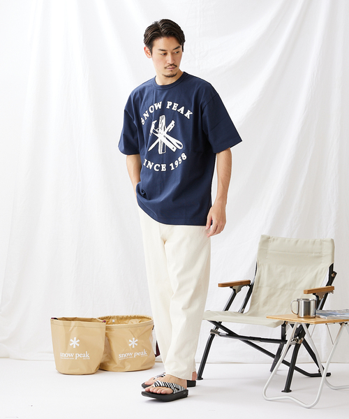 Snow Peak（スノーピーク）の「【Snow Peak/スノーピーク×JS】別注 リサイクルコットン ギア カレッジ T（Tシャツ/カットソー・メンズ・ネイビー/イエロー/キナリ・SMALL/MEDIUM/LARGE）」の4枚目の写真