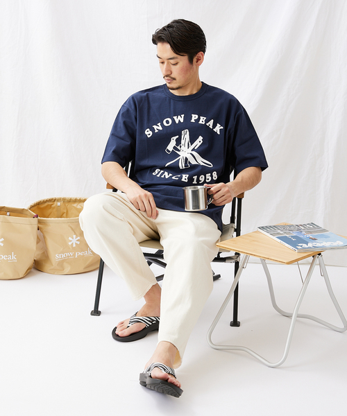 Snow Peak（スノーピーク）の「【Snow Peak/スノーピーク×JS】別注 リサイクルコットン ギア カレッジ T（Tシャツ/カットソー・メンズ・ネイビー/イエロー/キナリ・SMALL/MEDIUM/LARGE）」の5枚目の写真