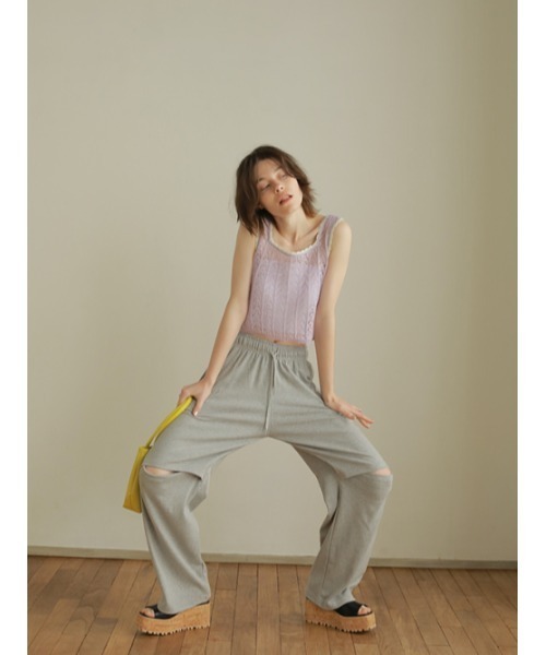 AMAIL(アマイル)の「Knee cut loose pants(スウェットパンツ・レディース・グレー/ブルー・FREE)」の4枚目の写真