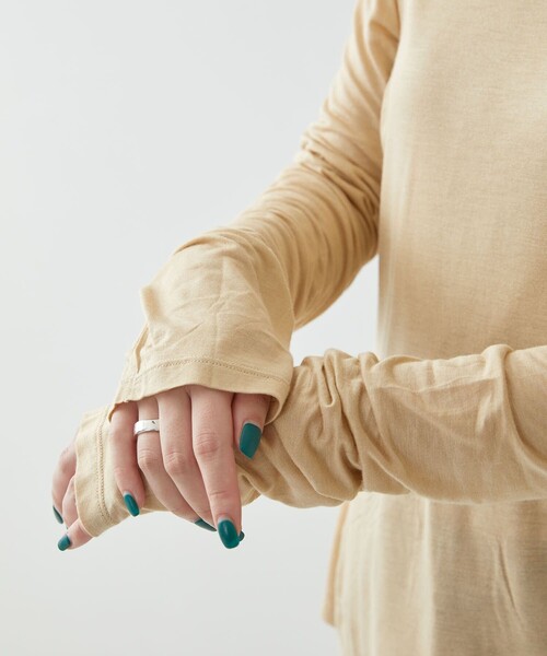 Firsthand（ファーストハンド）の「Baserange/ベースレンジ LONG SLEEVE TEE / シアーロングスリーブTシャツ（Tシャツ/カットソー・レディース・ブラック/レモンイエロー/ベージュ/オフホワイト/キャメル・SMALL/X-SMALL/MEDIUM）」の10枚目の写真