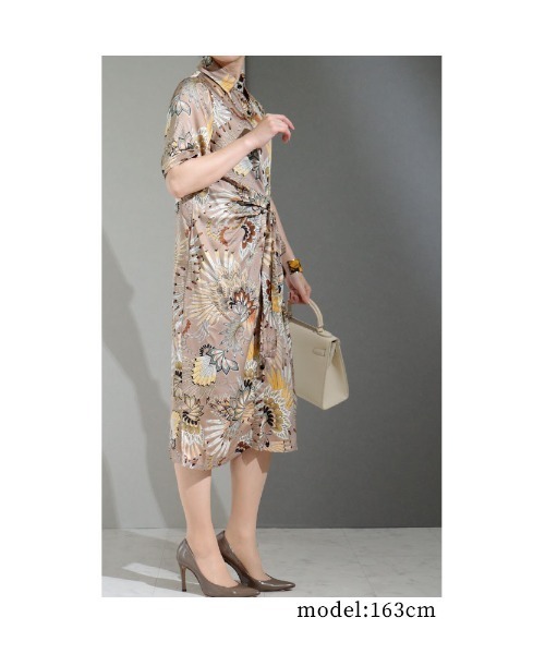 Sawa a la mode(サワアラモード)の「女性らしく艶めく大人のシャツワンピース(ワンピース・レディース・ベージュ・FREE)」の22枚目の写真