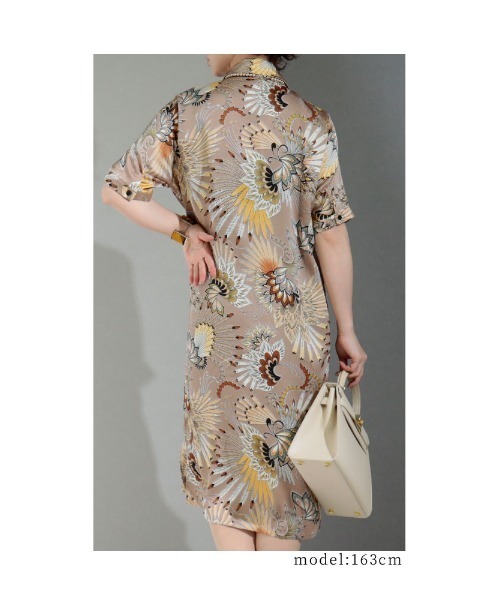 Sawa a la mode(サワアラモード)の「女性らしく艶めく大人のシャツワンピース(ワンピース・レディース・ベージュ・FREE)」の19枚目の写真