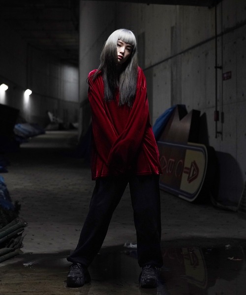 G.O.C（ジーオーシー）の「オーバーサイズ ベロア ロンTEE（Tシャツ/カットソー・メンズ・ブラック/グレー/グリーン/ベージュ系その他/ブルーグリーン/ワイン・MEDIUM/LARGE）」の17枚目の写真