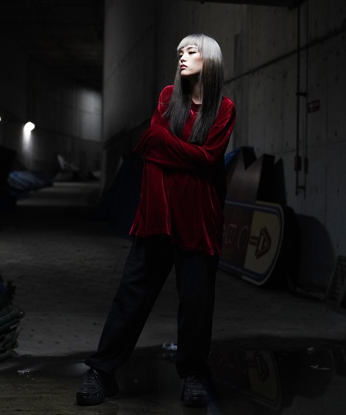 G.O.C（ジーオーシー）の「オーバーサイズ ベロア ロンTEE（Tシャツ/カットソー・メンズ・ブラック/グレー/グリーン/ベージュ系その他/ブルーグリーン/ワイン・MEDIUM/LARGE）」の18枚目の写真