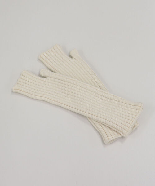 fredy emue(フレディエミュ)の「リブアームウォーマー(アームカバー・レディース・グレー/ピンク/ブルー/アイボリー・FREE)」の11枚目の写真