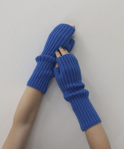 fredy emue(フレディエミュ)の「リブアームウォーマー(アームカバー・レディース・グレー/ピンク/ブルー/アイボリー・FREE)」の6枚目の写真