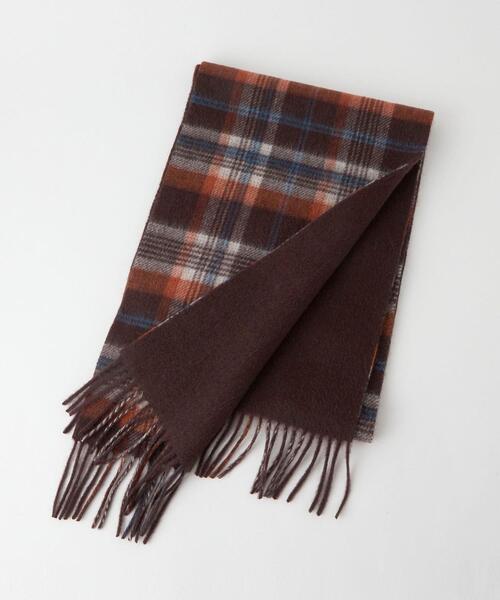 green label relaxing（グリーンレーベルリラクシング）の「リバーシブル マフラー チェック 無地（マフラー・メンズ・ダークブラウン/ベージュ/パープル/ネイビー/グレー/レッド・FREE）」の3枚目の写真