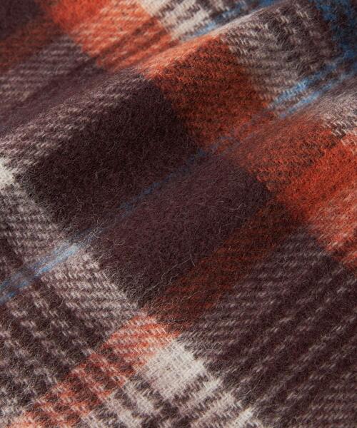 green label relaxing（グリーンレーベルリラクシング）の「リバーシブル マフラー チェック 無地（マフラー・メンズ・ダークブラウン/ベージュ/パープル/ネイビー/グレー/レッド・FREE）」の11枚目の写真