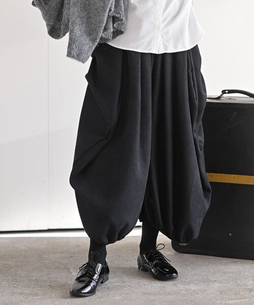 rps（アールピーエス）の「ライスコールボリュームタックパンツ（その他パンツ・レディース・チャコールグレー/ブラック/モカ・フリー）」の2枚目の写真