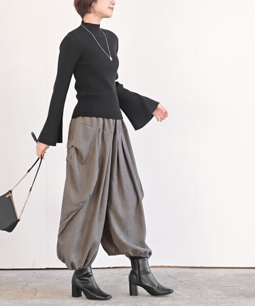 rps（アールピーエス）の「ライスコールボリュームタックパンツ（その他パンツ・レディース・チャコールグレー/ブラック/モカ・フリー）」の4枚目の写真