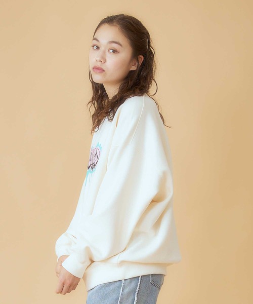 MILKFED.(ミルクフェド)の「GRAFFITI BIGSWEAT TOP(スウェット・レディース・ライトブルー/ブラック/オフホワイト/ライトパープル・ONE SIZE)」の18枚目の写真