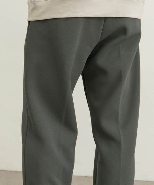 URBAN RESEARCH（アーバンリサーチ）の「『UR TECH』フリースタックイージーパンツ（その他パンツ・メンズ・チャコールグレー/ブラック/ベージュ・SMALL/MEDIUM/LARGE）」の6枚目の写真