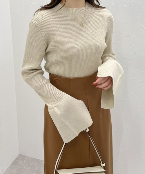 mysty woman（ミスティウーマン）の「ベルスリーブラメニット 183870（ニット/セーター・レディース・ピンク/ライトベージュ/ブルー/ブラック・FREE）」の7枚目の写真