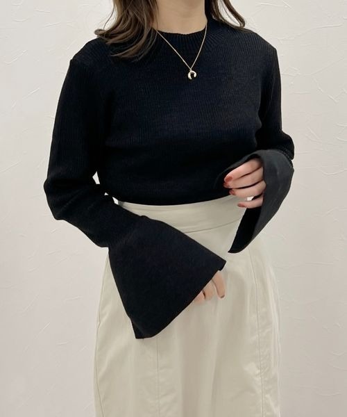 mysty woman（ミスティウーマン）の「ベルスリーブラメニット 183870（ニット/セーター・レディース・ピンク/ライトベージュ/ブルー/ブラック・FREE）」の5枚目の写真