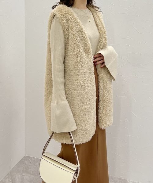 mysty woman（ミスティウーマン）の「ベルスリーブラメニット 183870（ニット/セーター・レディース・ピンク/ライトベージュ/ブルー/ブラック・FREE）」の6枚目の写真