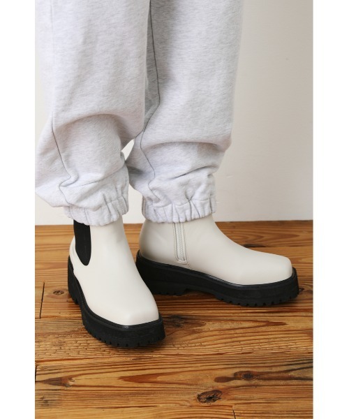 RODEO CROWNS WIDE BOWL（ロデオクラウンズワイドボウル）の「SIDE GORE SHORT BOOTS 2（ブーツ・レディース・ホワイト/ダークブルー・SMALL/LARGE/MEDIUM）」の13枚目の写真