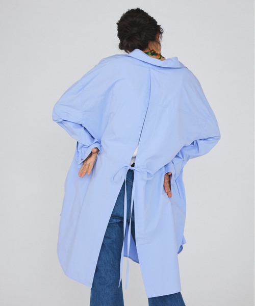 GENE HEAVENS（ジーンヘブンズ）の「(GENE HEAVENS)バックオープンシャツワンピース（ワンピース・レディース・ブルー/ホワイト・ONE SIZE/FREE）」の2枚目の写真