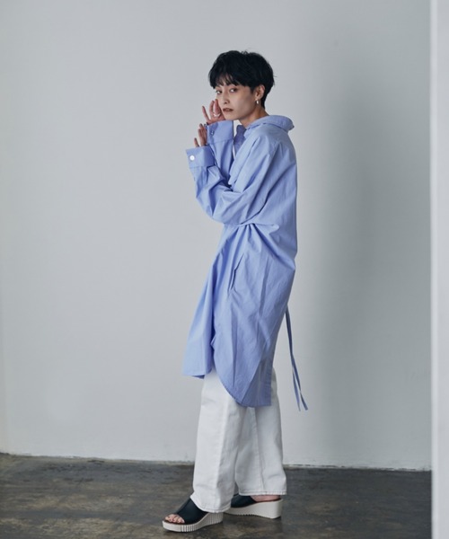 GENE HEAVENS（ジーンヘブンズ）の「(GENE HEAVENS)バックオープンシャツワンピース（ワンピース・レディース・ブルー/ホワイト・ONE SIZE/FREE）」の4枚目の写真