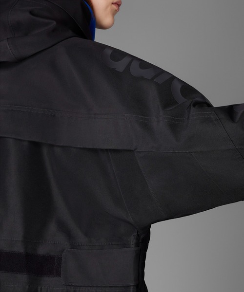 adidas（アディダス）の「BLUE VERSION GORE-TEX ロングコート