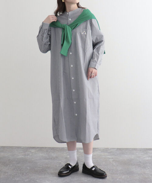 GEVACO（ゲバコ）の「【GEVACO/ゲバコ】タイプライターバンドカラーL/Sワンピース（シャツワンピース・レディース・オフホワイト/ブラック系その他/グリーン系その他/ネイビー/ブルー系その他・38）」の2枚目の写真