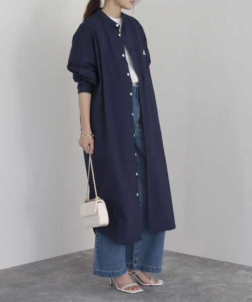 GEVACO（ゲバコ）の「【GEVACO/ゲバコ】タイプライターバンドカラーL/Sワンピース（シャツワンピース・レディース・オフホワイト/ブラック系その他/グリーン系その他/ネイビー/ブルー系その他・38）」の4枚目の写真