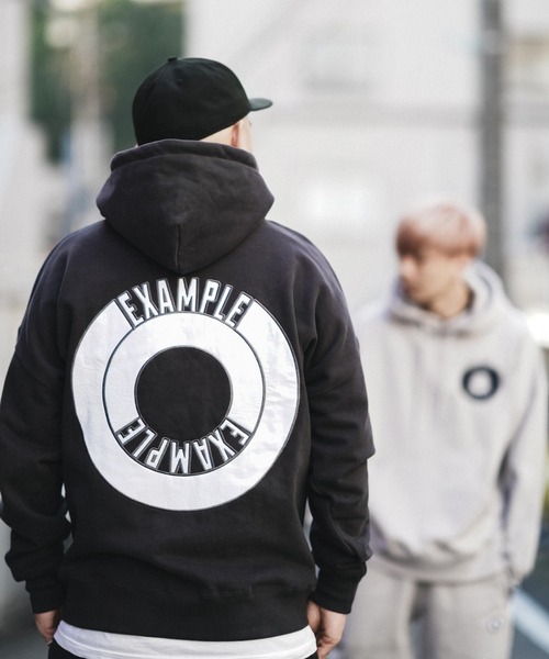 EXAMPLE（エグザンプル）の「EXAMPLE ROUND LOGO HOODIE（パーカー