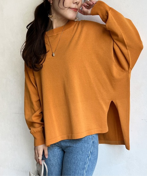 Chez toi(シェトワ)の「サイドスリットBIGシルエットプルオーバー(ニット/セーター・レディース・オレンジ/ブルー/オフホワイト/ブラック/ホワイト系その他・FREE)」の5枚目の写真