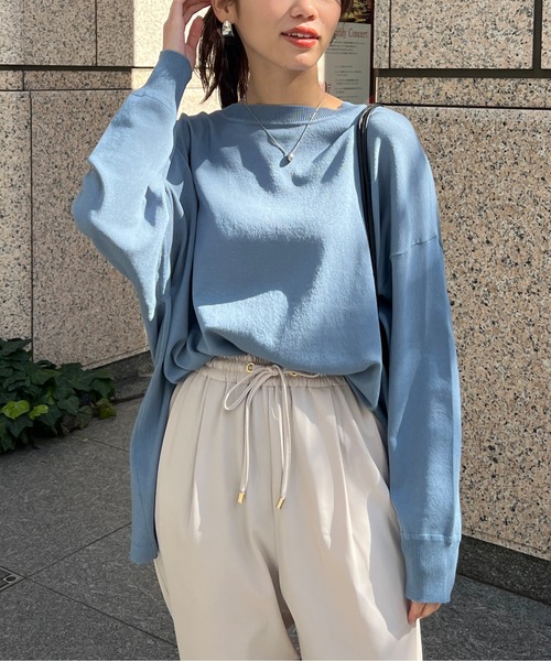 Chez toi(シェトワ)の「サイドスリットBIGシルエットプルオーバー(ニット/セーター・レディース・オレンジ/ブルー/オフホワイト/ブラック/ホワイト系その他・FREE)」の4枚目の写真