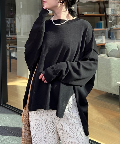 Chez toi(シェトワ)の「サイドスリットBIGシルエットプルオーバー(ニット/セーター・レディース・オレンジ/ブルー/オフホワイト/ブラック/ホワイト系その他・FREE)」の1枚目の写真