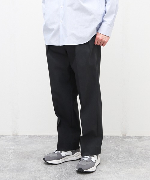 EDIFICE(エディフィス)の「"E"TROUSERS(E-5) SOLOTEX(R) デニム 2タック ワイドパンツ(スラックス・メンズ・ブラック/ネイビー・LARGE/MEDIUM/SMALL)」の1枚目の写真