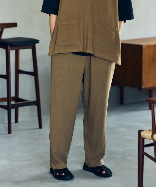 FREAK'S STORE(フリークスストア)の「KONECO/コネーソ 別注 リネンレーヨンイージパンツ/リラックスシルエット(その他パンツ・メンズ・オフホワイト/ブラック/チャコールグレー/ベージュ/グリーン・MEDIUM/LARGE)」の21枚目の写真