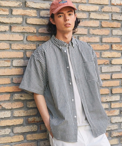 BARK MANHATTAN（バークマンハッタン）の「ビックシルエットオックスフォードボタンダウン半袖シャツ（シャツ/ブラウス・メンズ・ホワイト/グリーン系/ブラック系/ネイビー系/グレー系・L/M）」の2枚目の写真