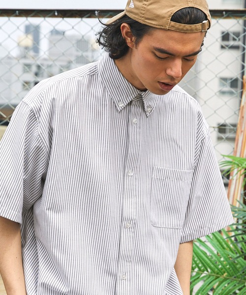 BARK MANHATTAN（バークマンハッタン）の「ビックシルエットオックスフォードボタンダウン半袖シャツ（シャツ/ブラウス・メンズ・ホワイト/グリーン系/ブラック系/ネイビー系/グレー系・L/M）」の3枚目の写真